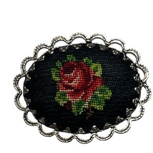 Vintage Silver-tone Needlepoint embroidery Rose‎ Brooch Pin